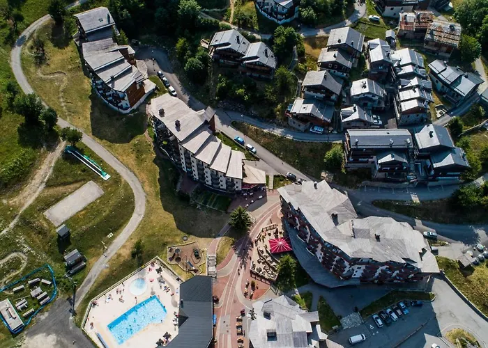 Confortable 2 Pieces, Skis Aux Pieds, Proche Commerces - Fr-1-182a-30 * Courchevel