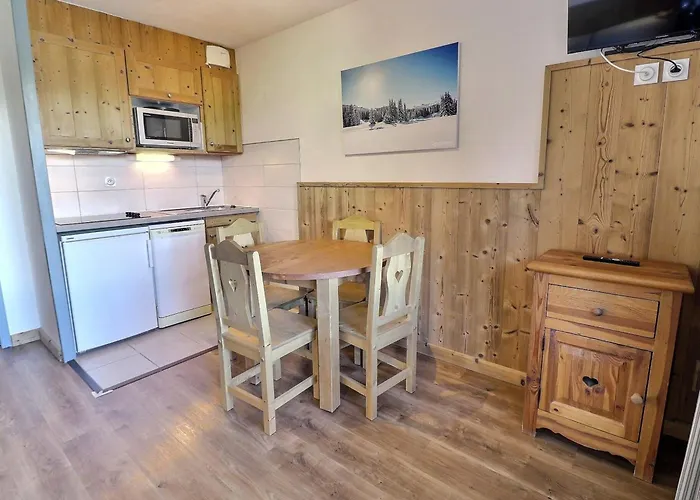 Confortable 2 Pieces, Skis Aux Pieds, Proche Commerces - Fr-1-182a-30 * Courchevel